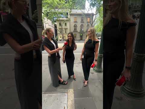 Can a 40 year old date a 25 year old